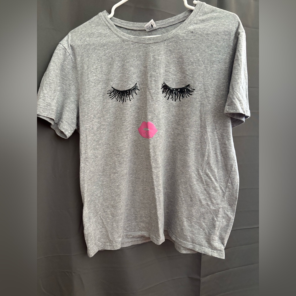 Cute T-Shirt Juniors Xl New With Tags